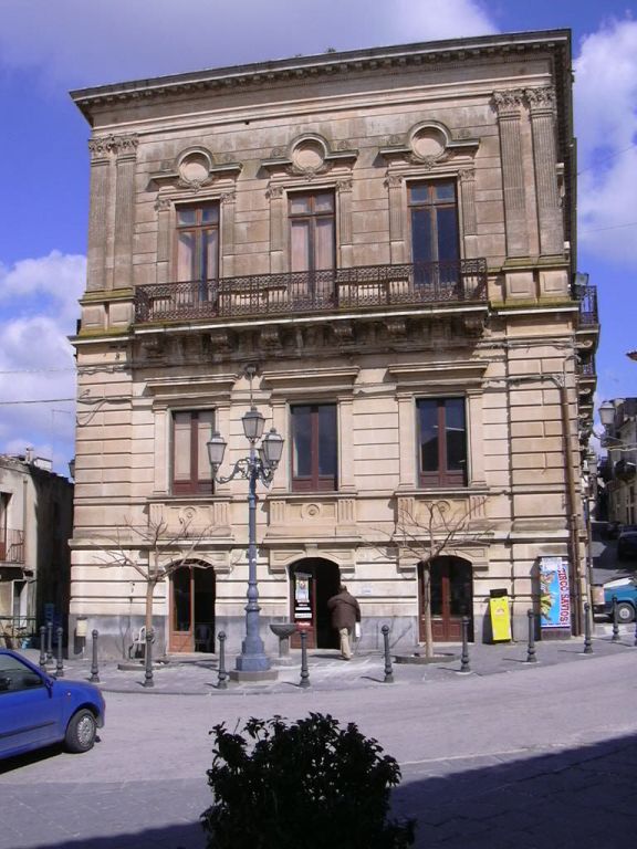 Prospetto su Piazza San Giovanni Battista